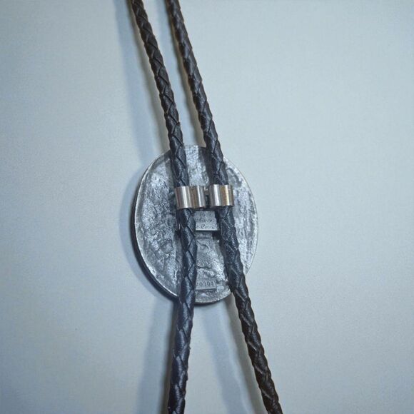 Vintage Siskiyou Bolo Tie Enamel Pewter Flower - Picture 2 of 4